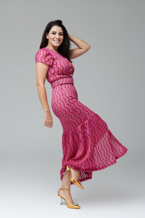 Vestido midi pink com rosa e fenda frontal e botões - Adelaide