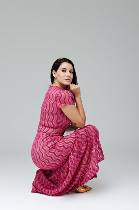Vestido midi pink com rosa e fenda frontal e botões - Adelaide